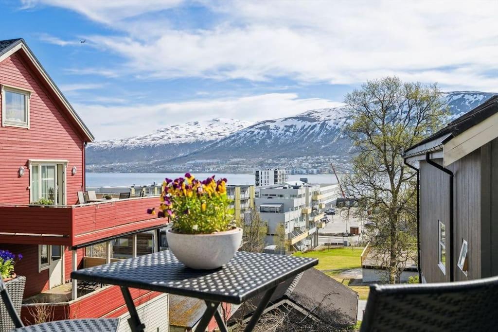 Cozy Little House In Tromso City Eksteriør billede